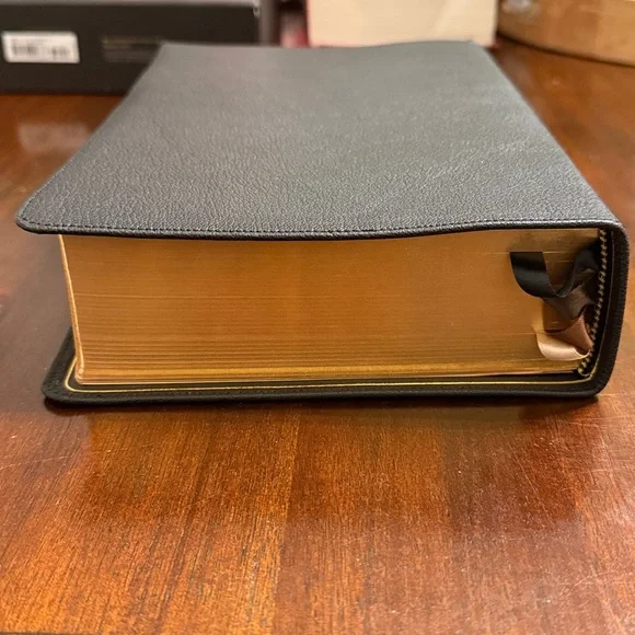 Crossway ESV Heirloom Study Bible in black goatskin - Picture 6 of 11